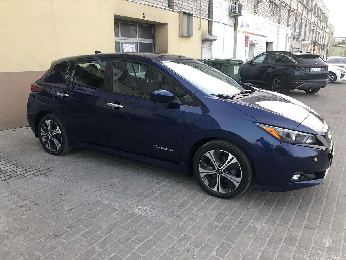 Nissan Leaf, 40 kWh, hatchback