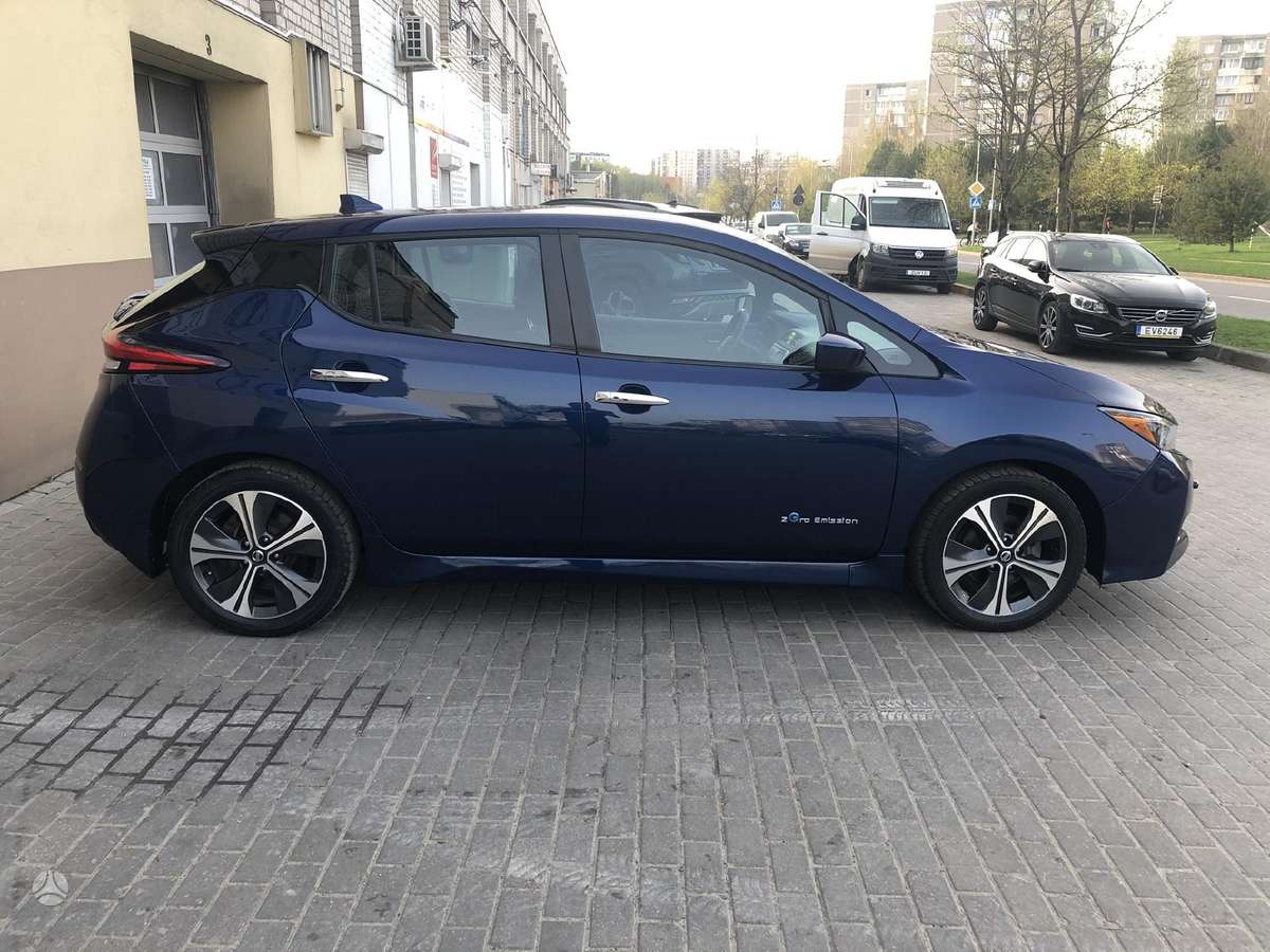Nissan Leaf, 40 kWh, hatchback