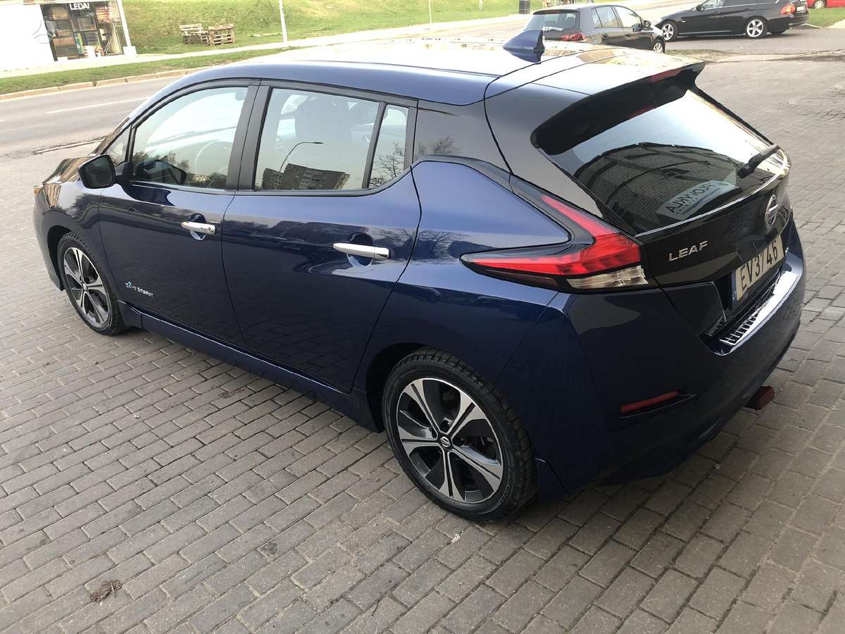 Nissan Leaf, 40 kWh, hatchback