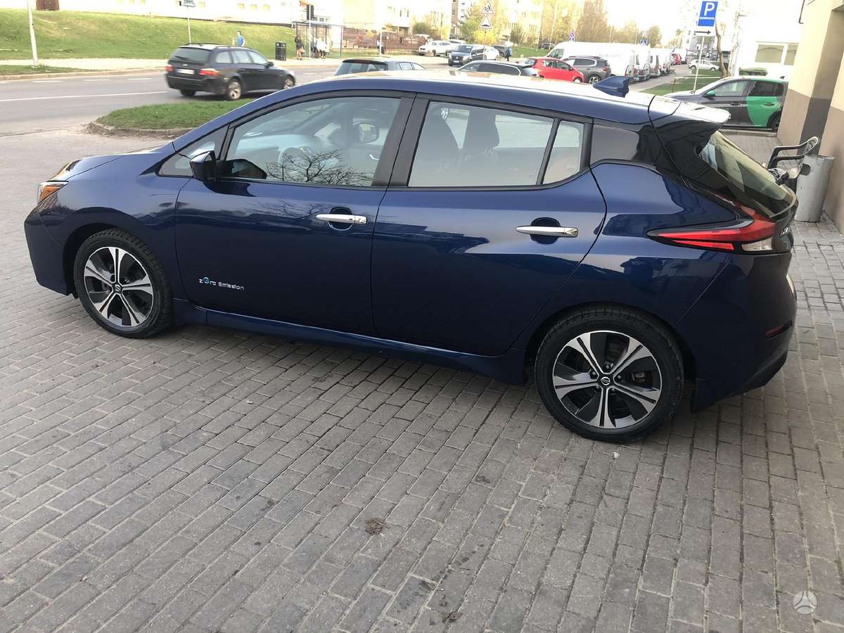 Nissan Leaf, 40 kWh, hatchback