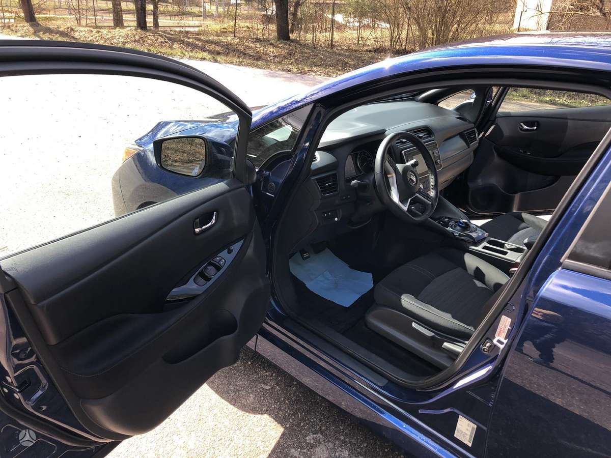 Nissan Leaf, 40 kWh, hatchback