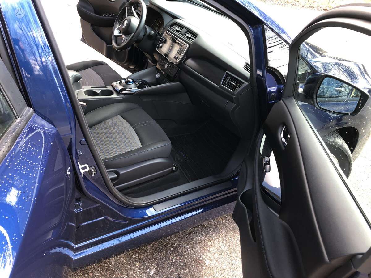 Nissan Leaf, 40 kWh, hatchback