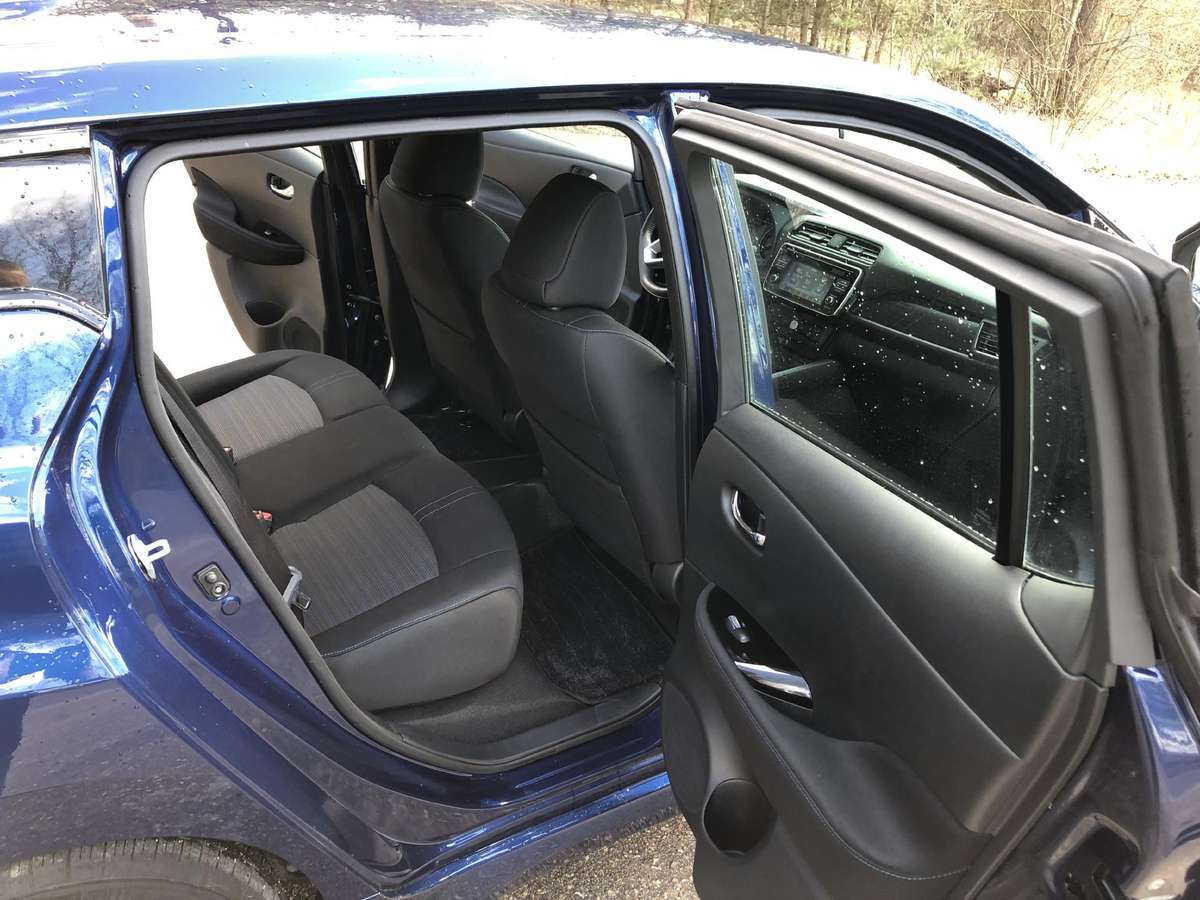 Nissan Leaf, 40 kWh, hatchback