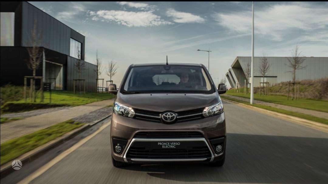 Toyota Proace, passenger vans