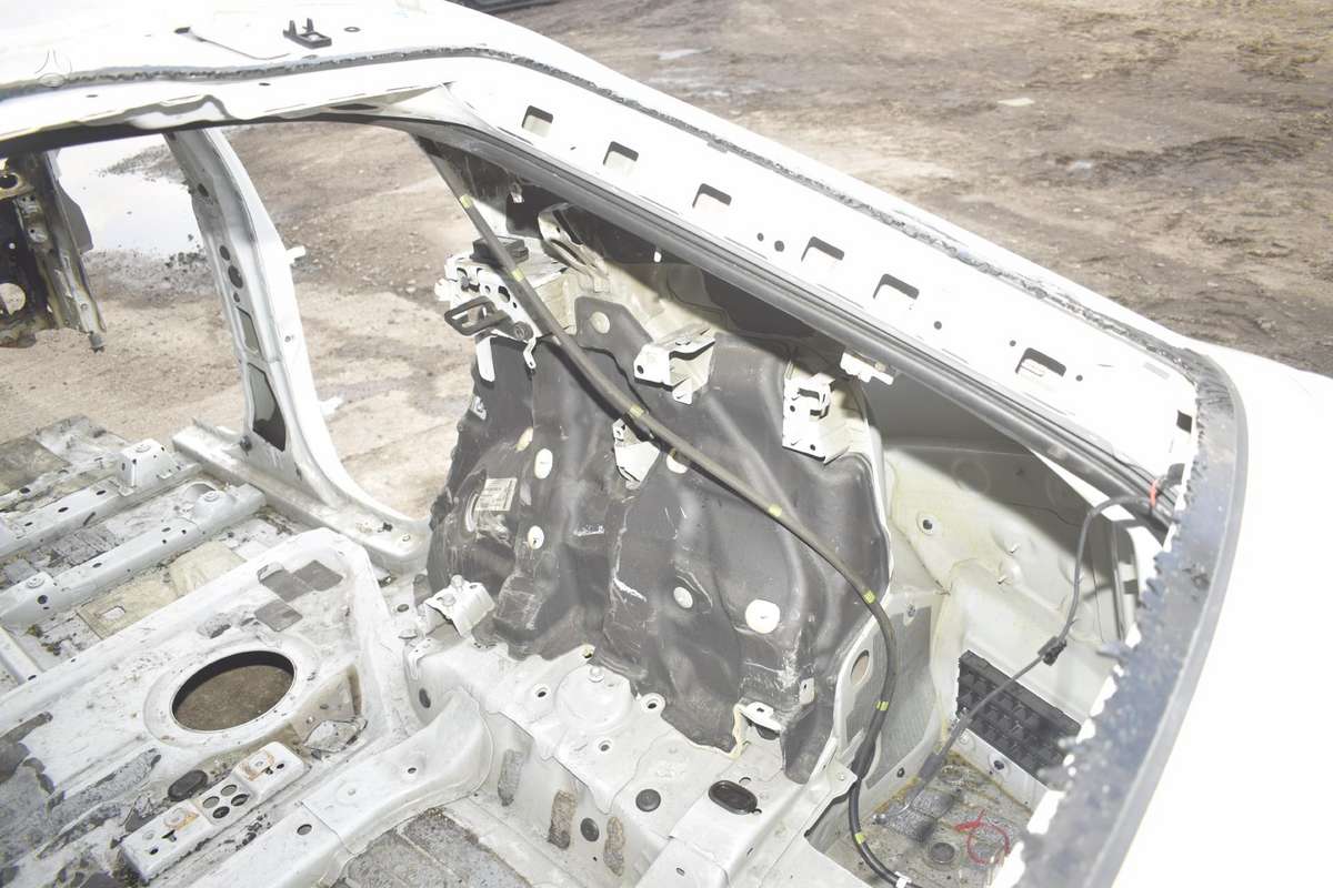 BMW X6 frame rails (fornt, rear)