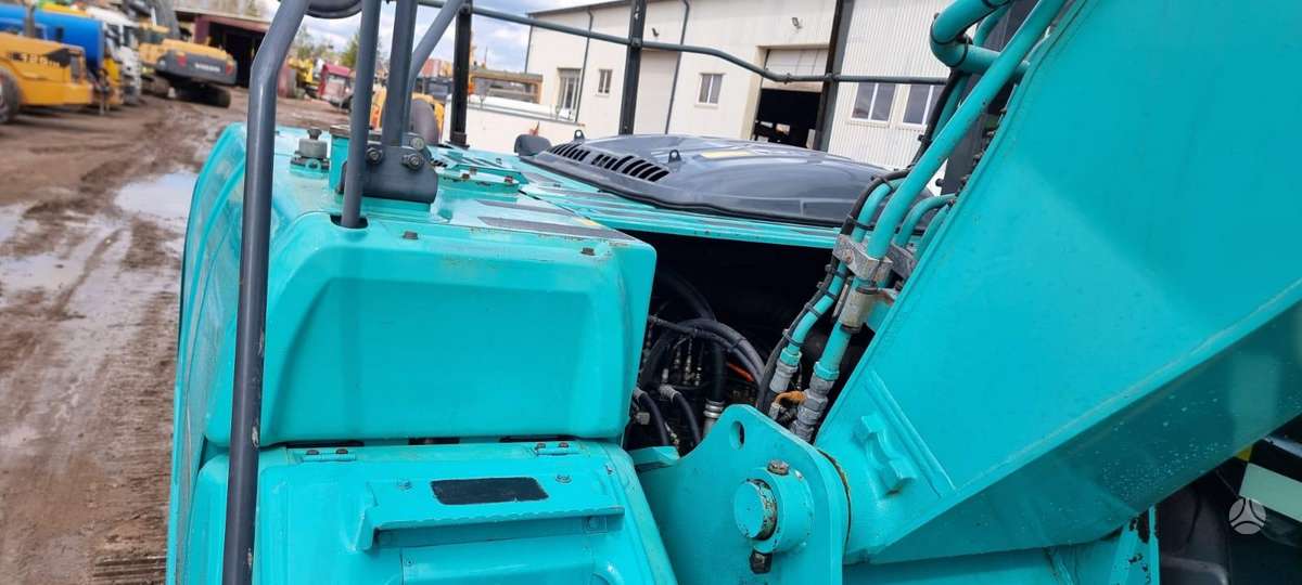 Kobelco SK210 LC-9, excavator