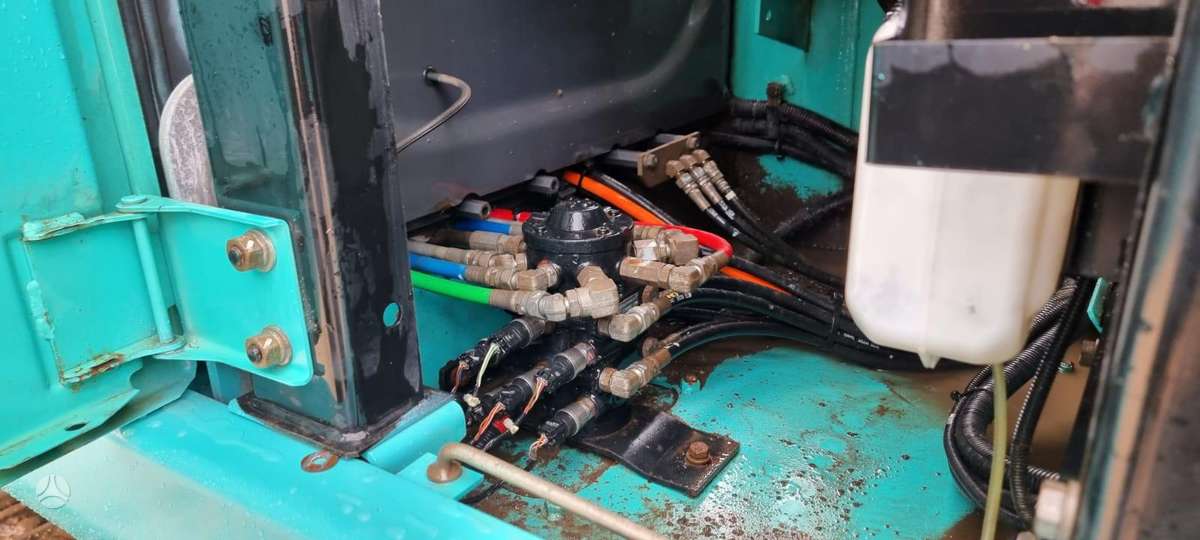 Kobelco SK210 LC-9, excavator