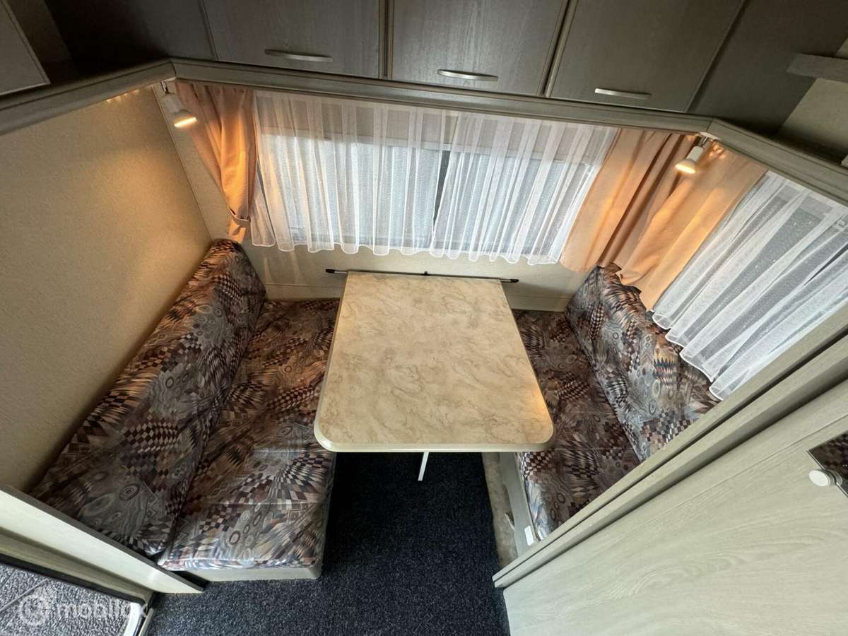Adria Unica/Knaus, кемперы