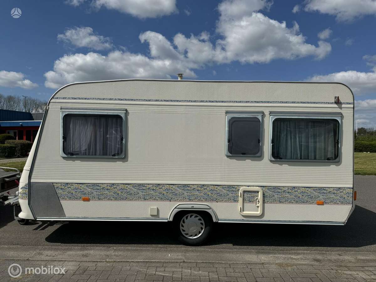Adria Unica/Knaus, кемперы