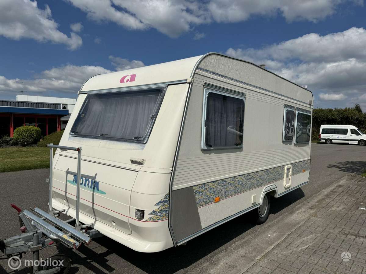 Adria Unica/Knaus, кемперы
