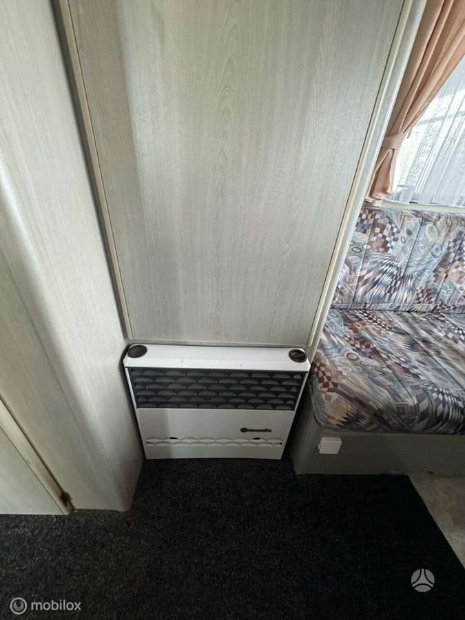 Adria Unica/Knaus, кемперы