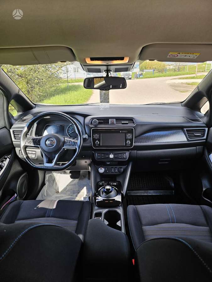 Nissan Leaf, 40 kWh, hatchback