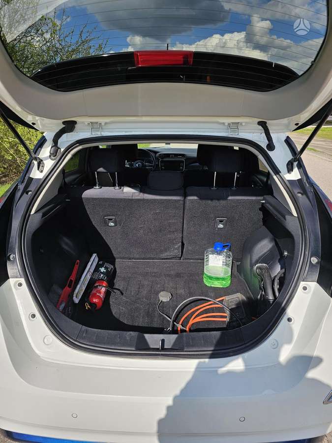 Nissan Leaf, 40 kWh, hatchback