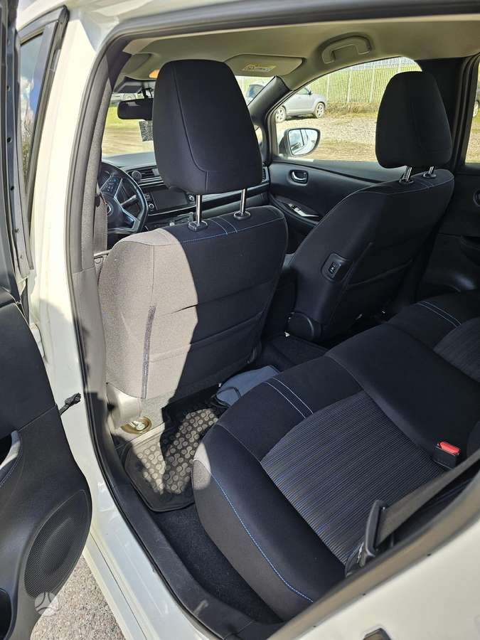 Nissan Leaf, 40 kWh, hatchback
