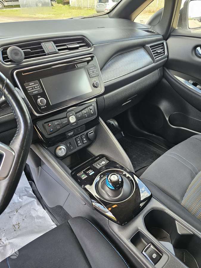 Nissan Leaf, 40 kWh, hatchback