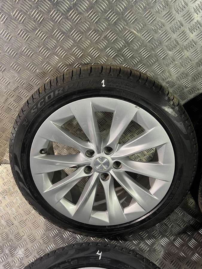 TESLA, vieglmetāla, R19