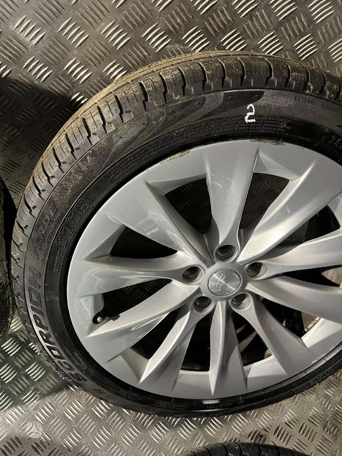 TESLA, vieglmetāla, R19