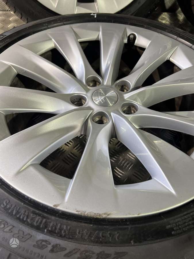TESLA, vieglmetāla, R19