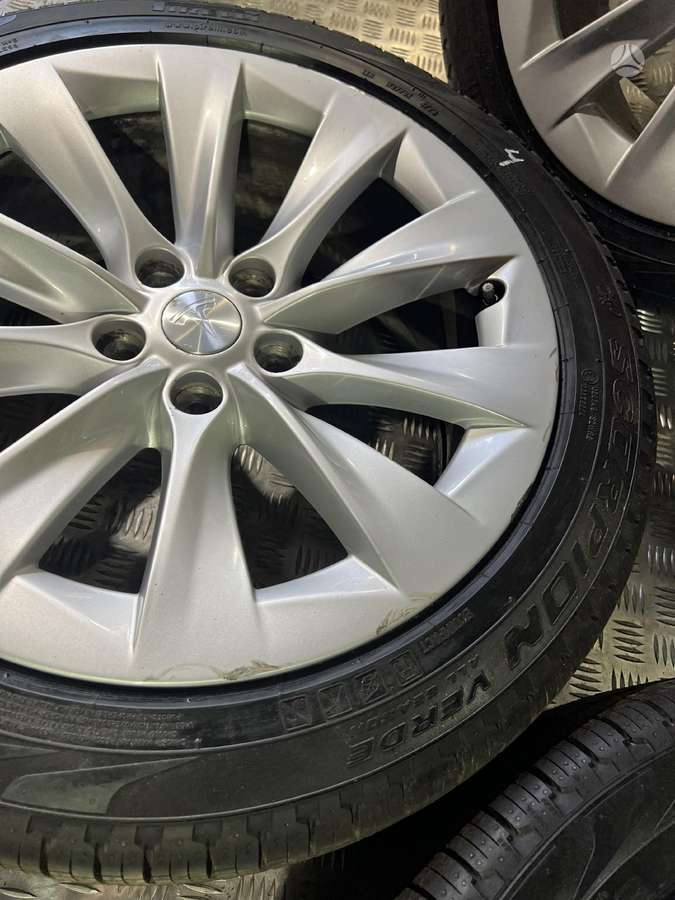 TESLA, vieglmetāla, R19