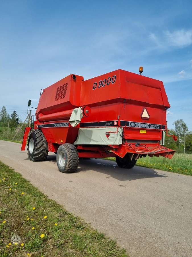 Dronningborg 9000, combine harvesters