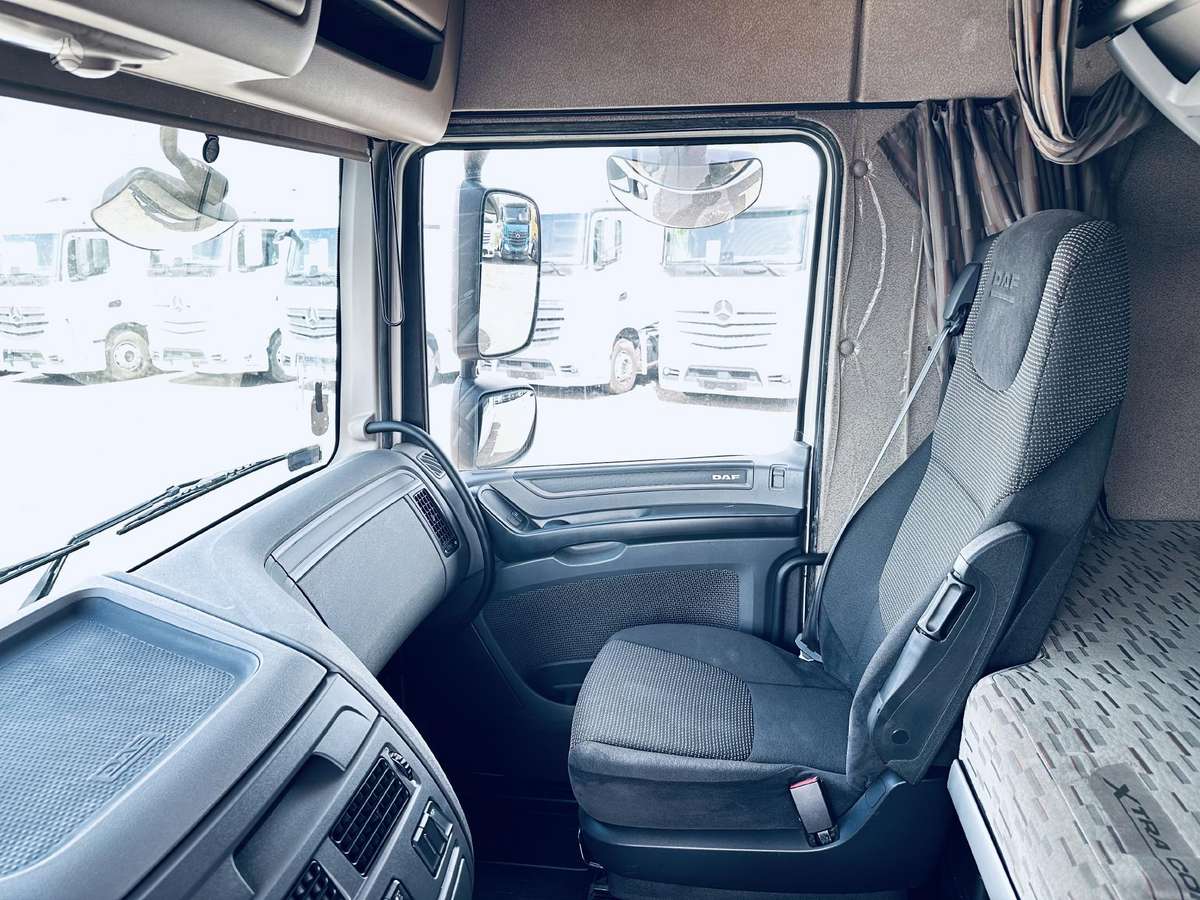 DAF XF 106.460 Mega Space Cab, double sleeper