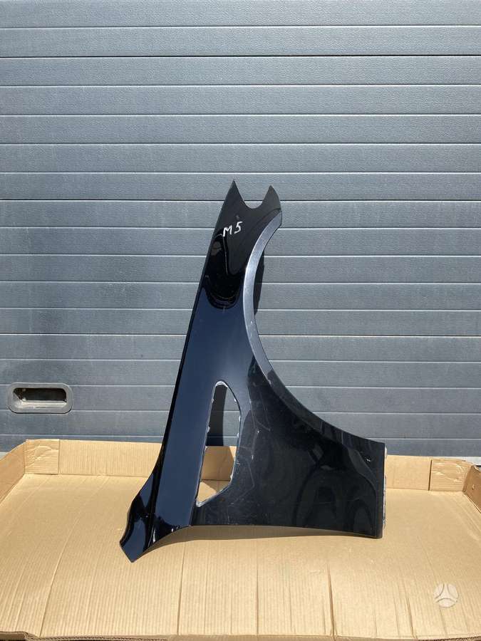 BMW M5 Bmw m5 desines p sparnas