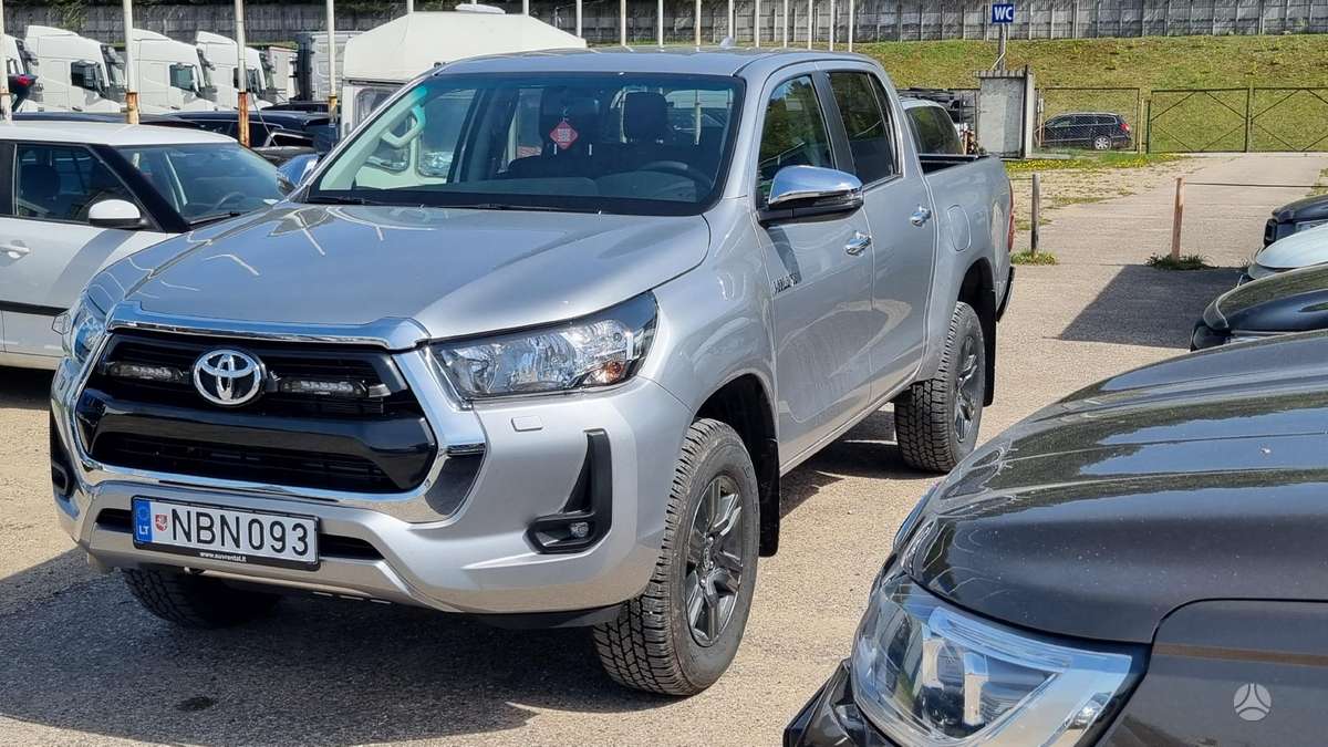 Toyota Hilux, 2.4 l., pick-up