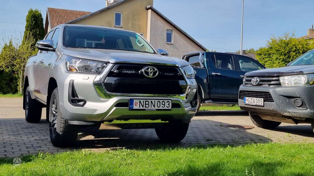 Toyota Hilux, 2.4 l., Пикап