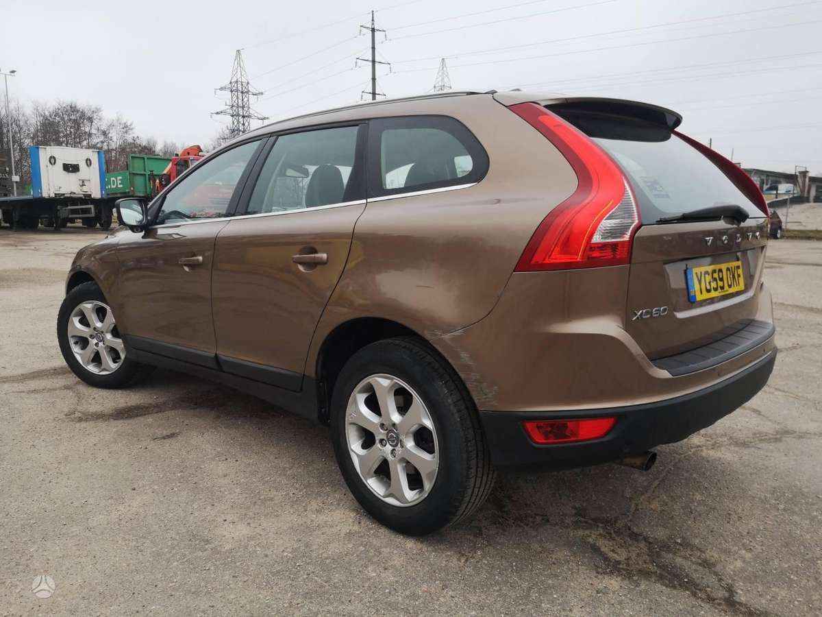 Volvo XC60 dalimis