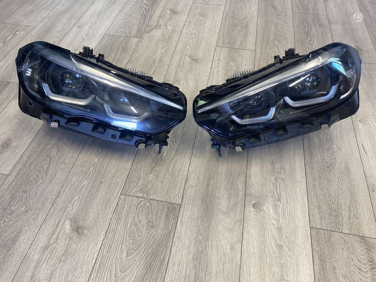 BMW X5 gaismas