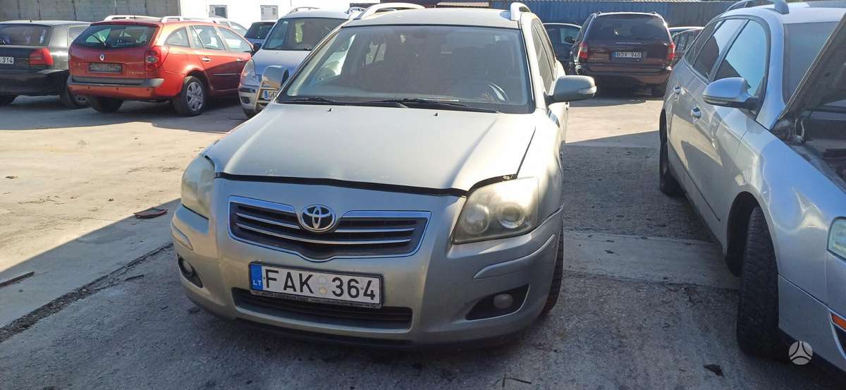 Toyota Avensis dalimis
