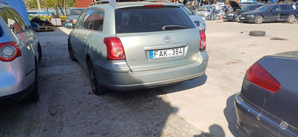 Toyota Avensis по частям