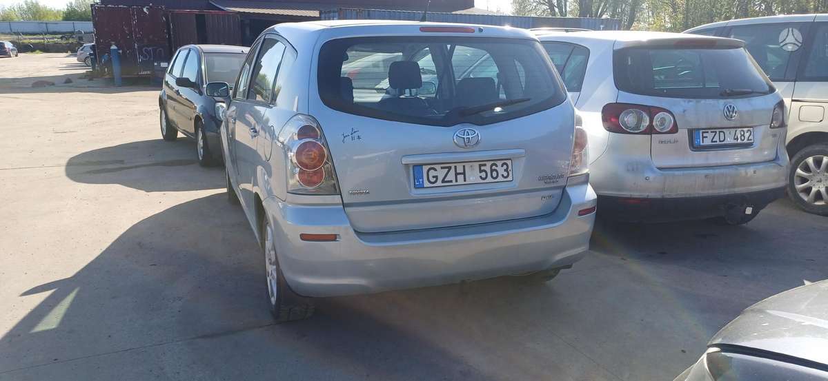 Toyota Corolla Verso rezerves daļās