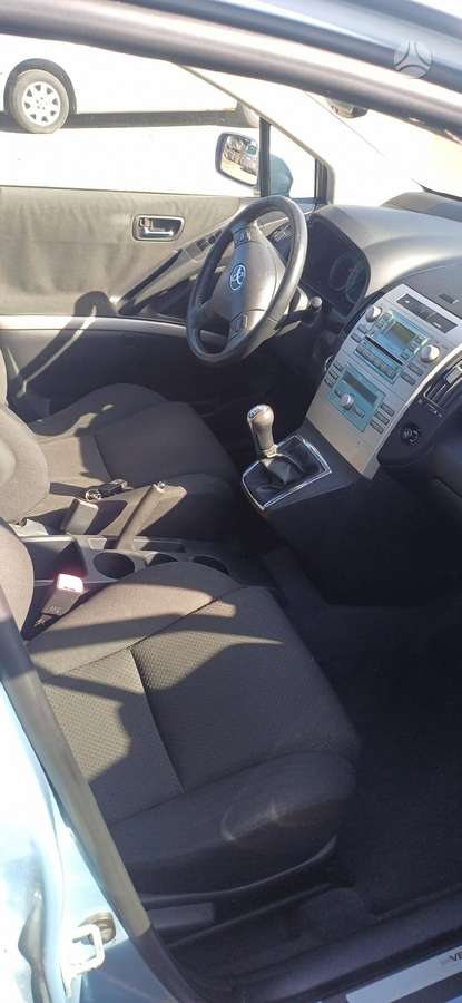 Toyota Corolla Verso dalimis