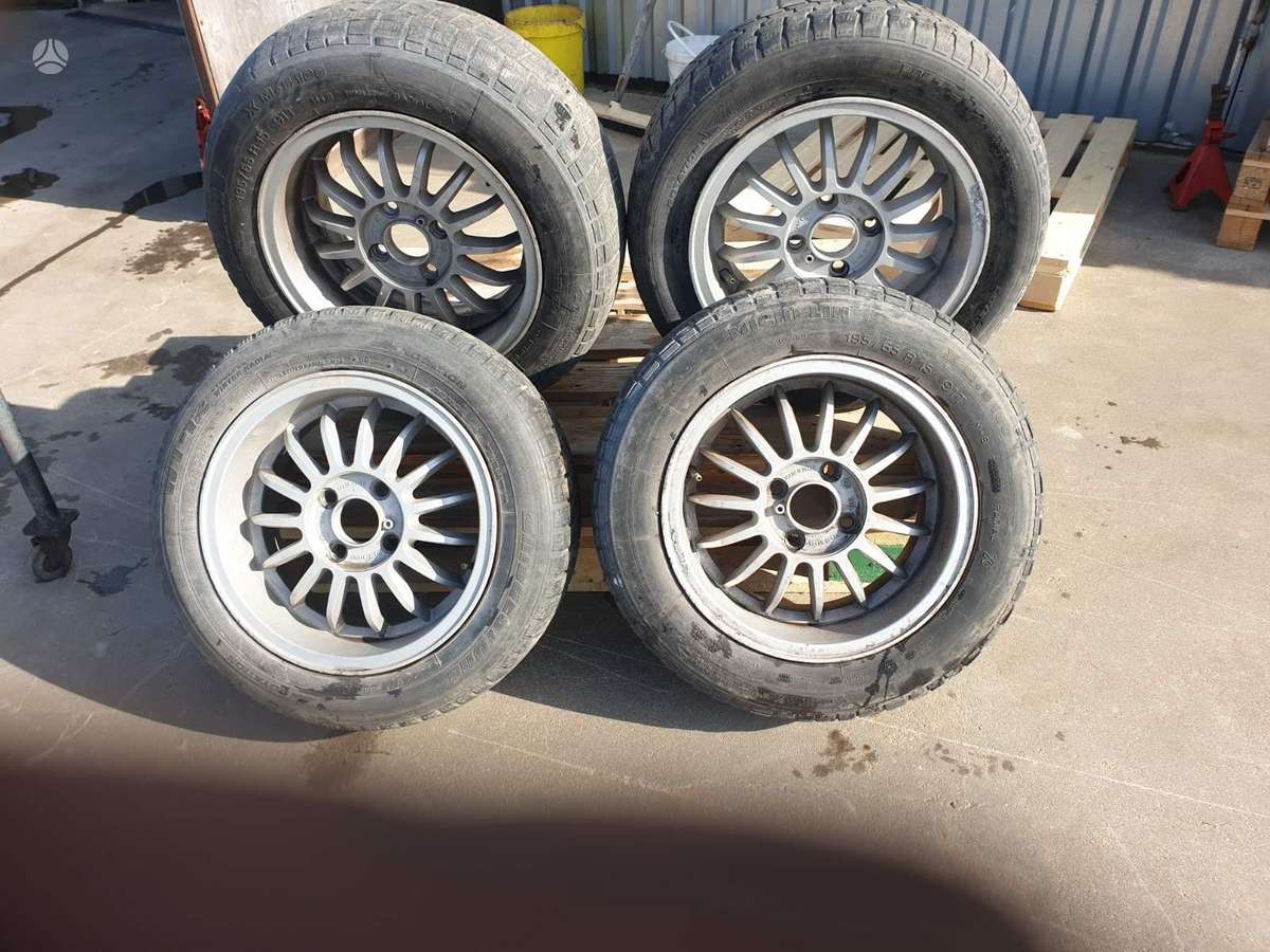Audi, tērauda apzīmogoti, R15