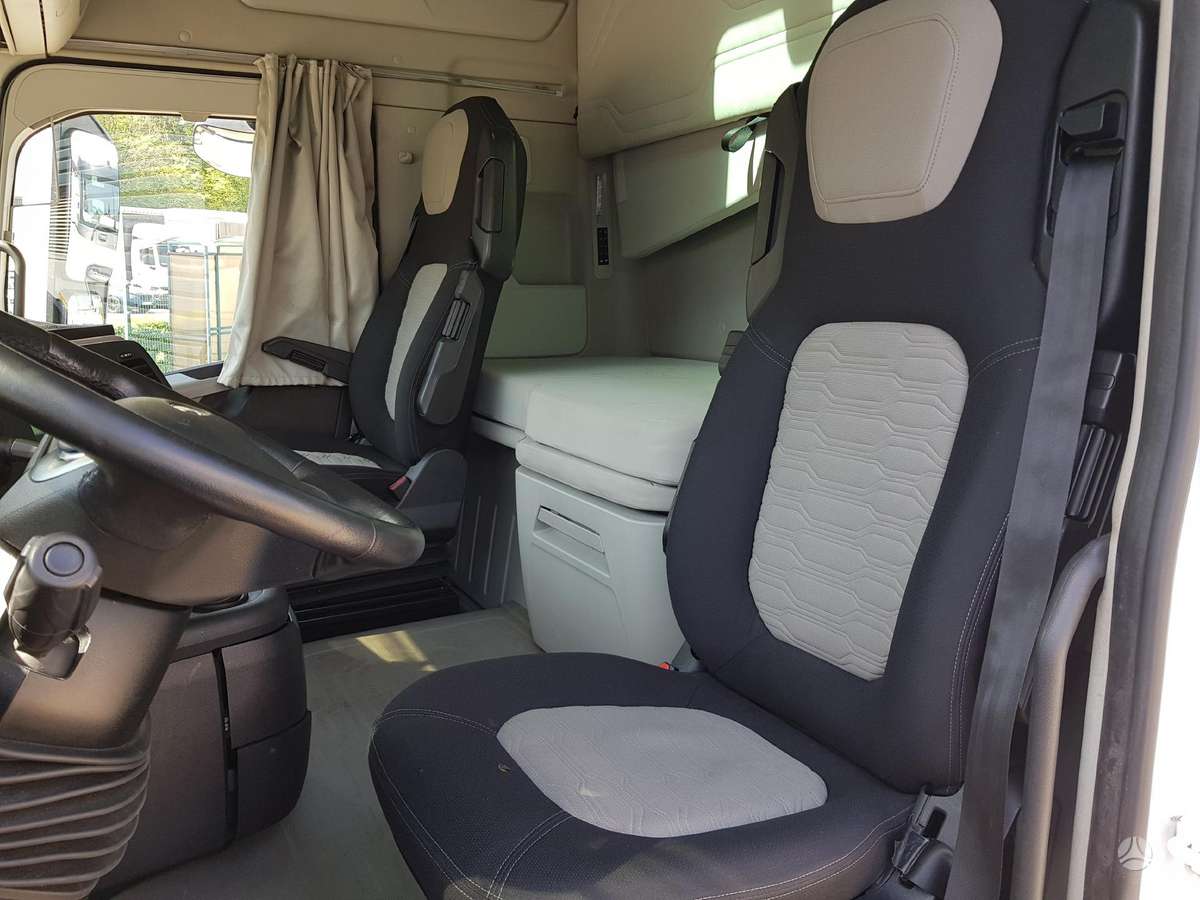 Ford F-MAX, 2 miegamosios vietos