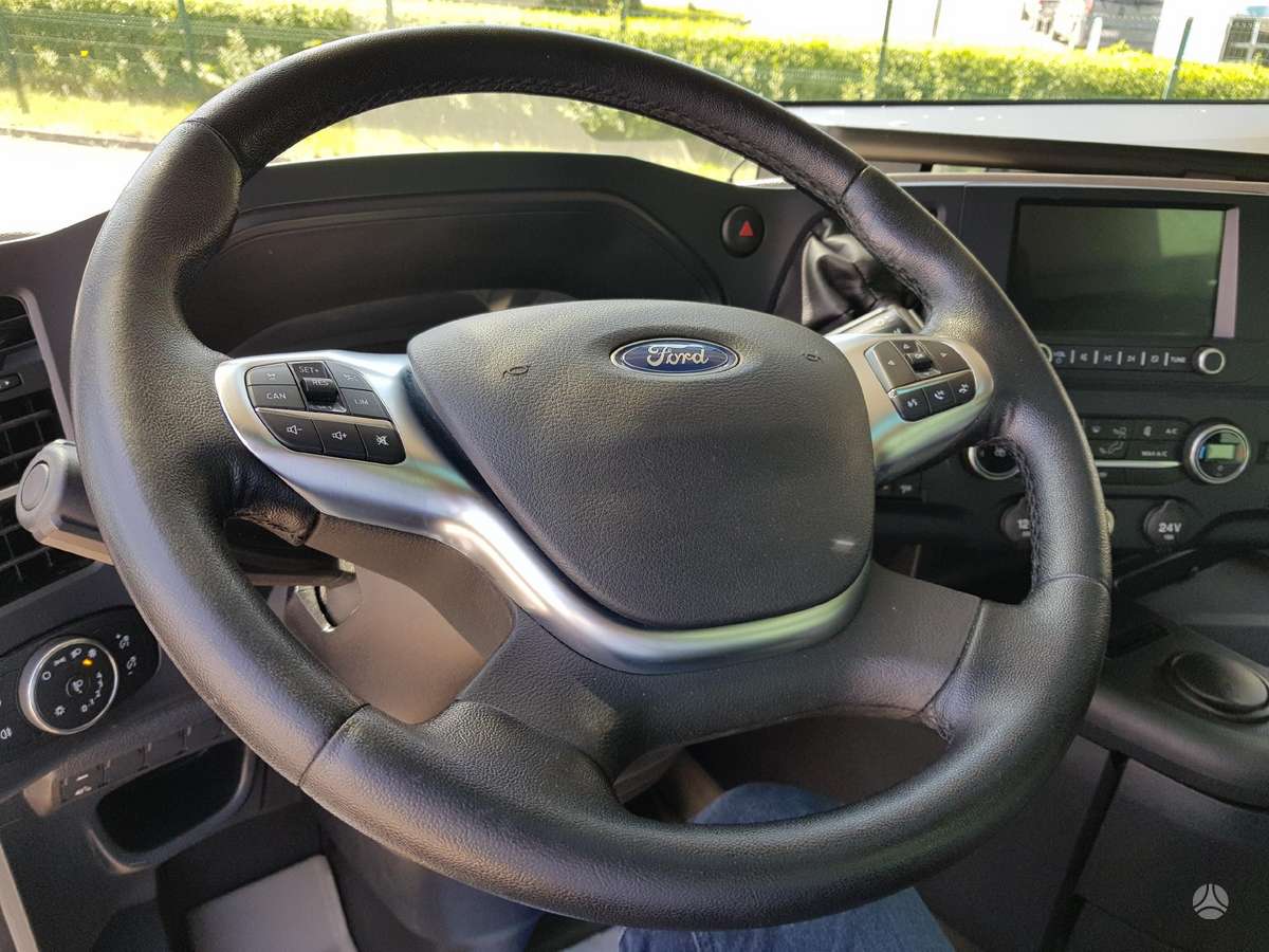 Ford F-MAX, 2 miegamosios vietos