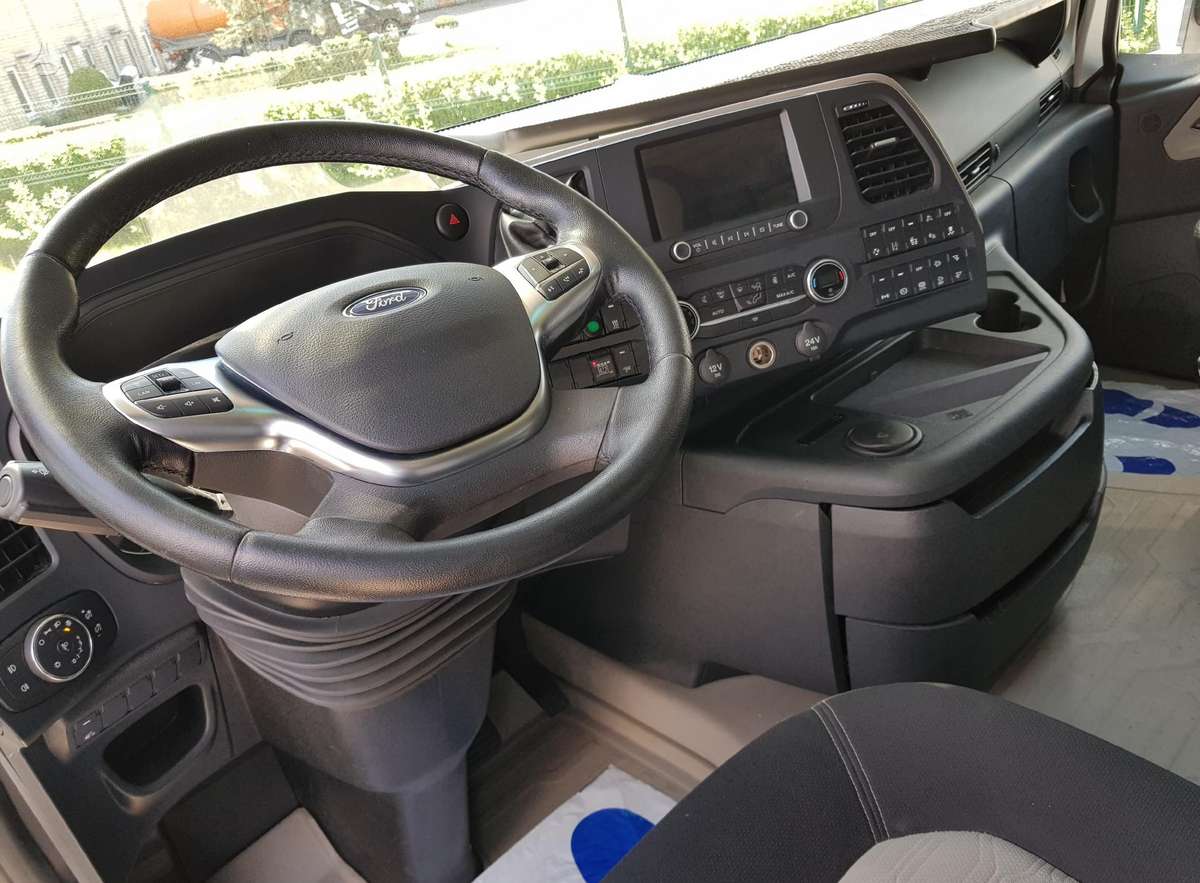 Ford F-MAX, 2 miegamosios vietos
