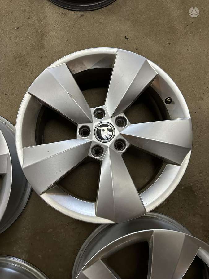 Skoda, lengvojo lydinio, R17