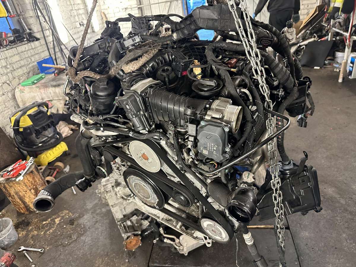Audi Q7, CRT, engine parts