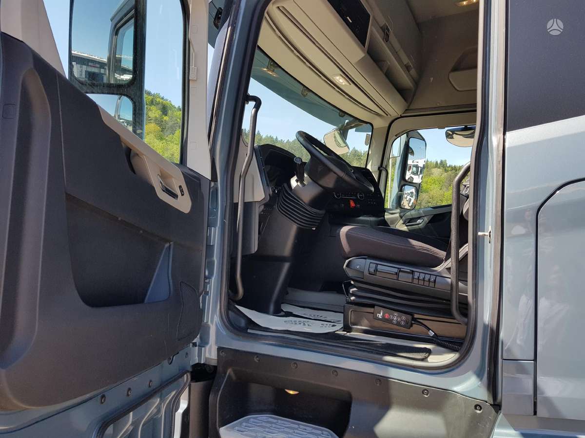 Ford F-MAX ADR, double sleeper