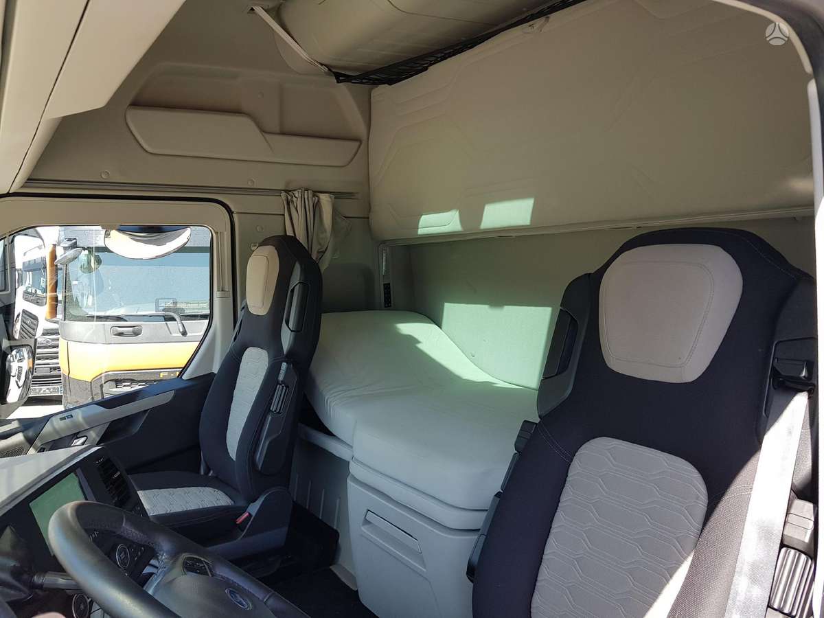 Ford F-MAX ADR, double sleeper