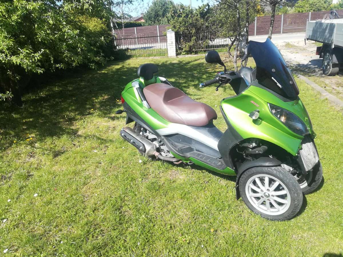 Piaggio MP3, scooters / mopeds