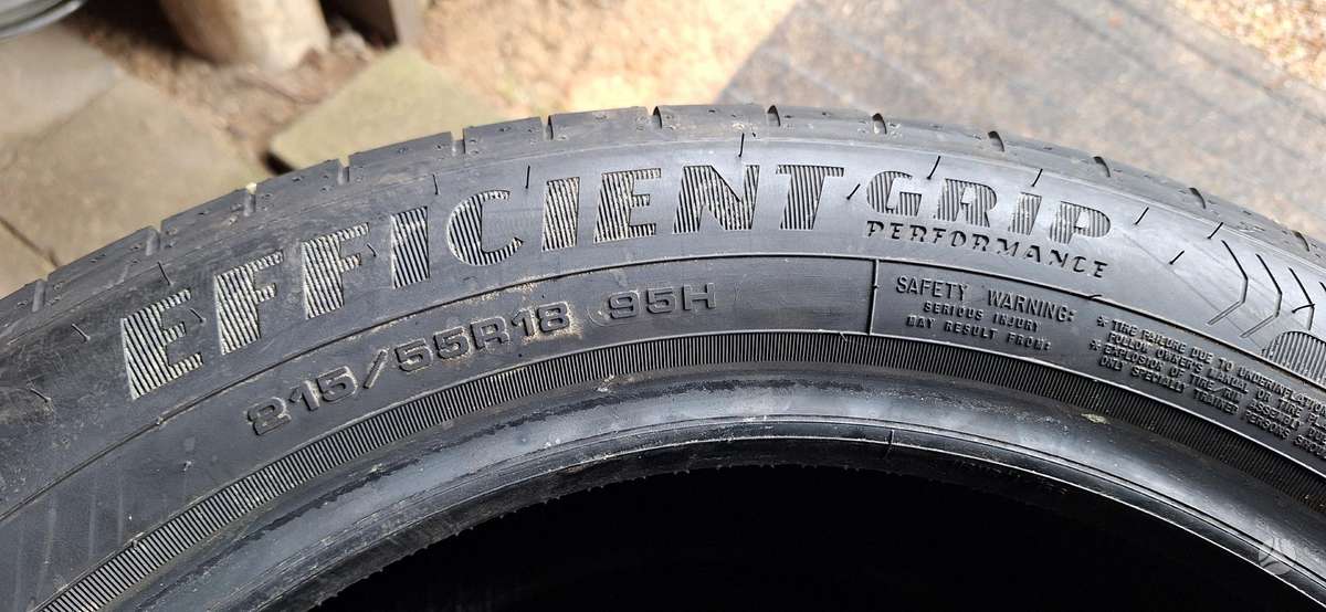 Goodyear Efficient Grip Performance, vasarinės 215/55 R18