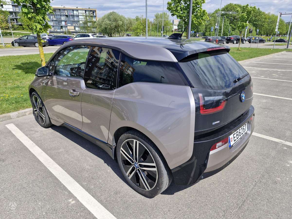 BMW i3, Хэтчбек