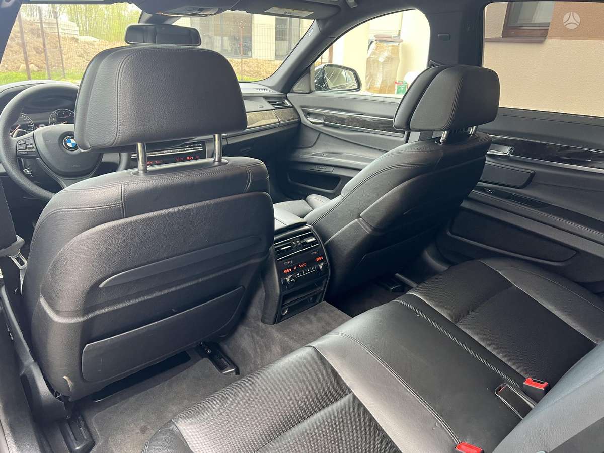BMW 730, 3.0 l., Седан