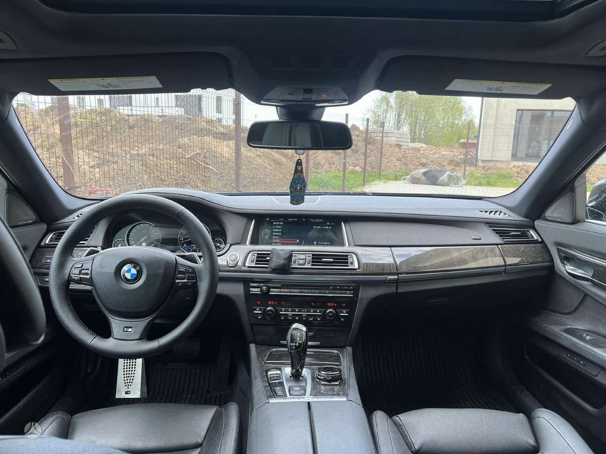 BMW 730, 3.0 l., Седан