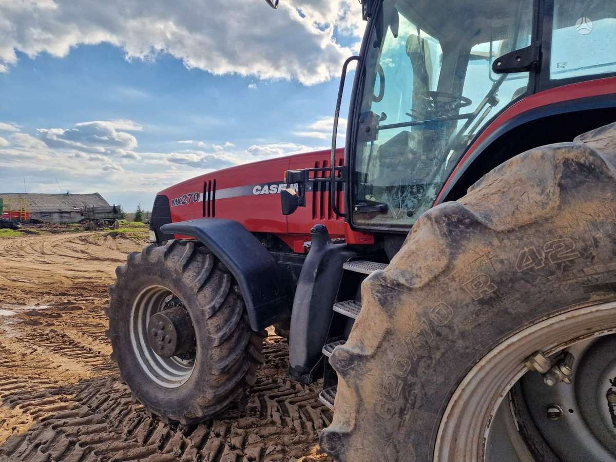 Case-IH MX 270, traktoriai