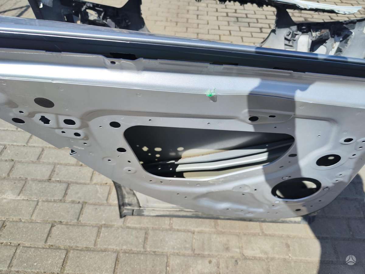 Jaguar I-Pace Durys r18 ratas yra