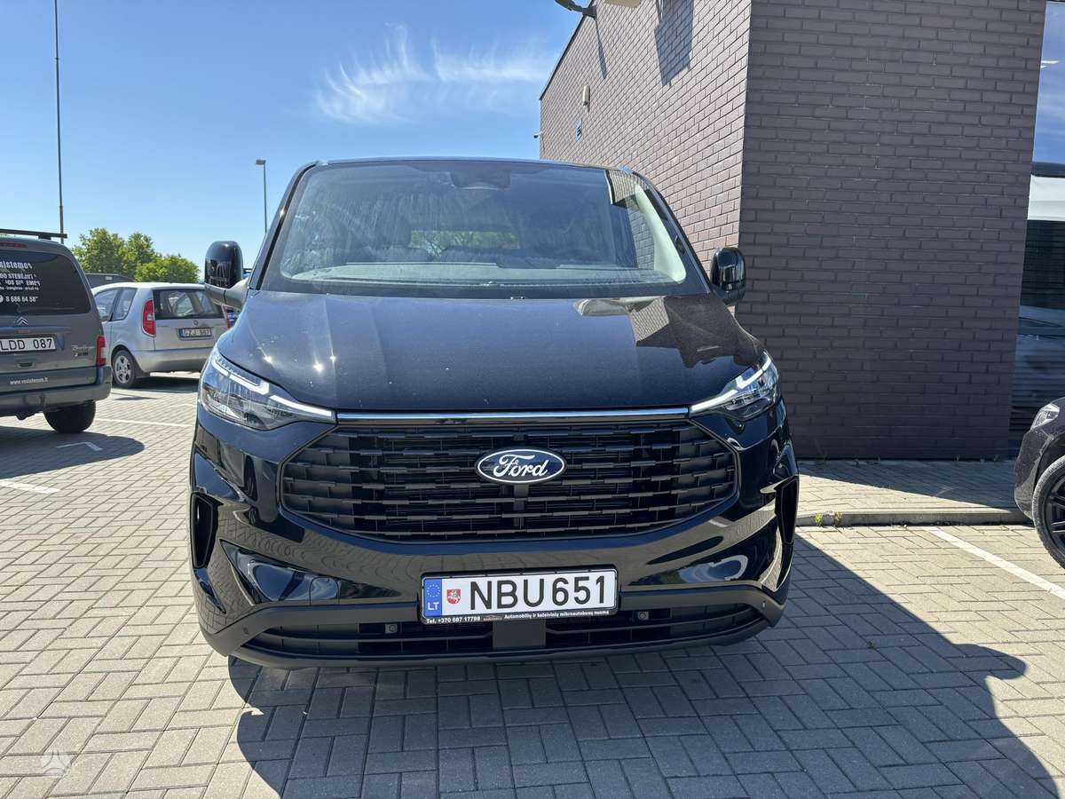 Ford Tourneo Custom, passenger minibus